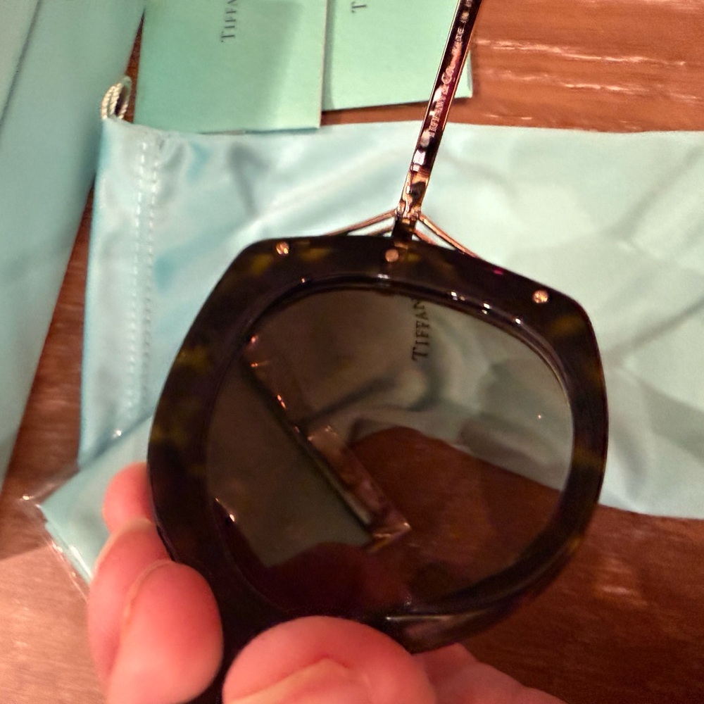 Tiffany & Co. Women's Tortoiseshell Sunglasses with Gradient Brown gold accents - Picture 12 of 16